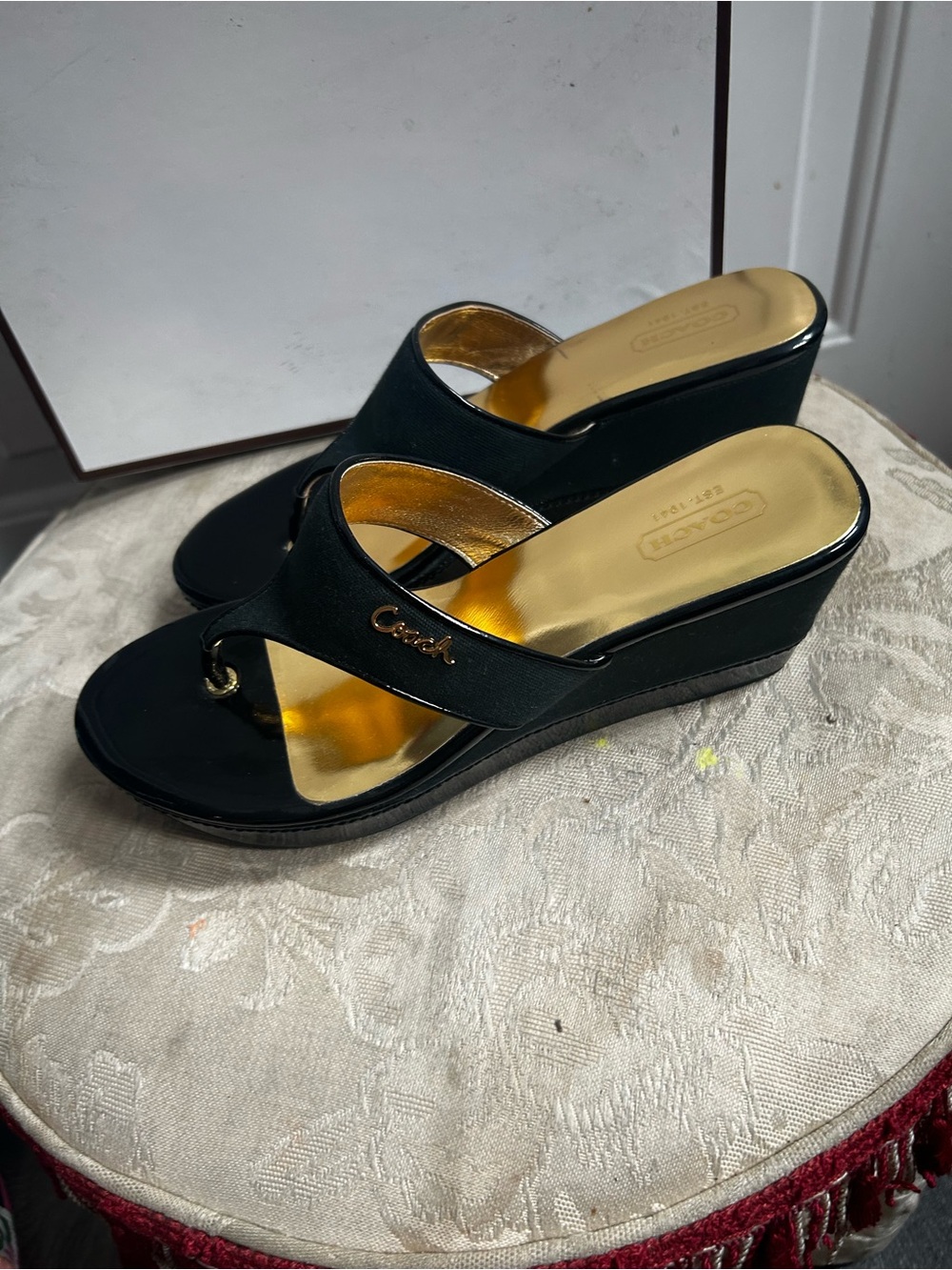 Coach Felicia Black Canvas Patent Wedge Thong Sandals Sz 8.5 new w/box - Picture 10 of 16